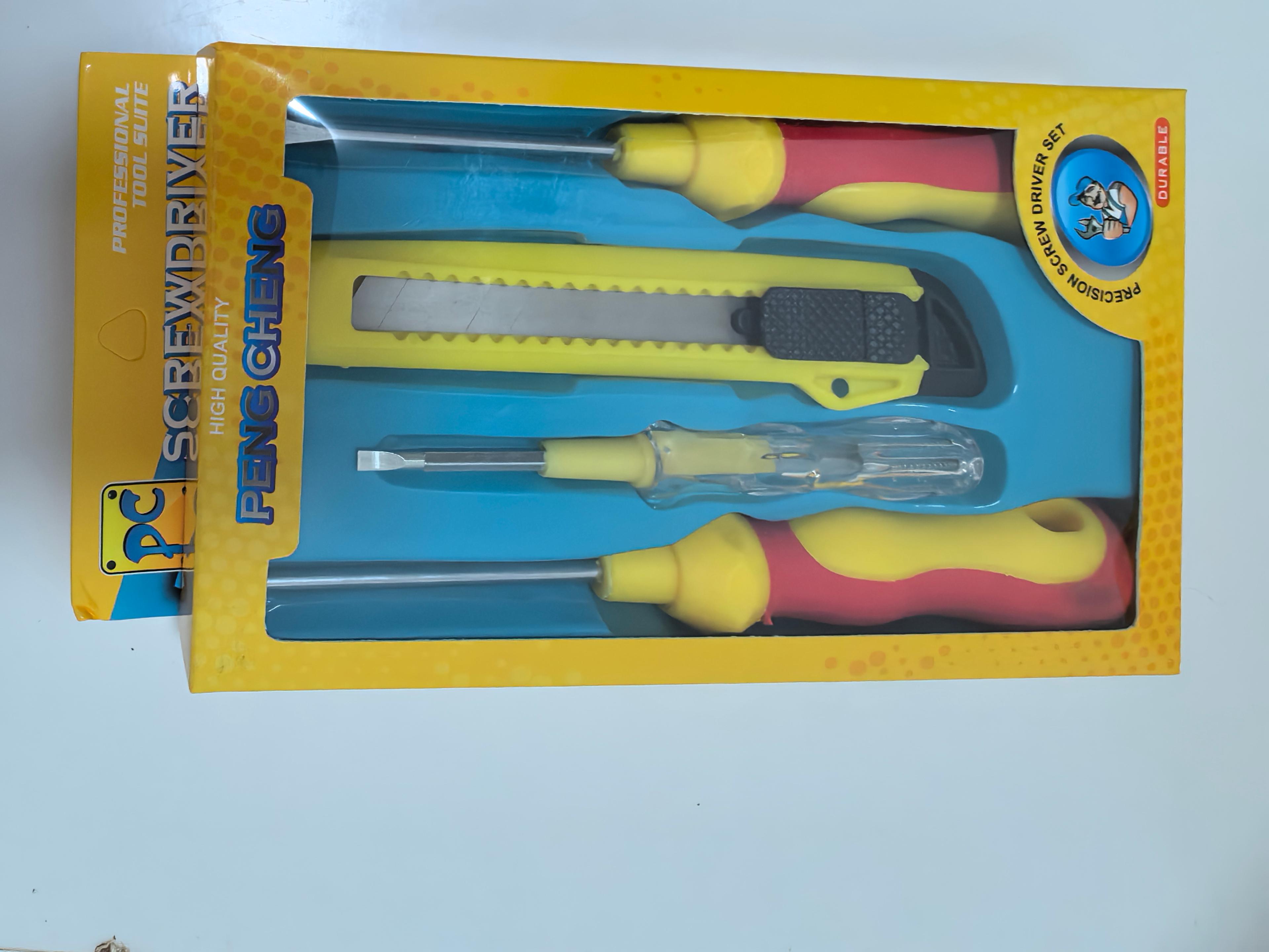 SET DE HERRAMIENTAS (2 DESTORNILLADORES+CUCHILLA TIPO CUTTER+COMPROBADOR DE CORRIENTE)   M/SM